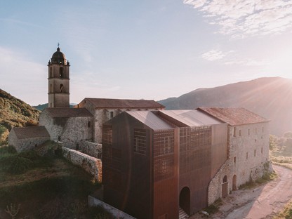 Amelia Tavella：在Sainte-Lucie-de-Tallano的修道院Saint-François延伸