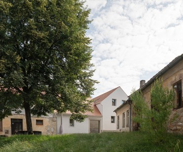 Atelier 111：捷克共和国TrhovéSviny的Kozina House