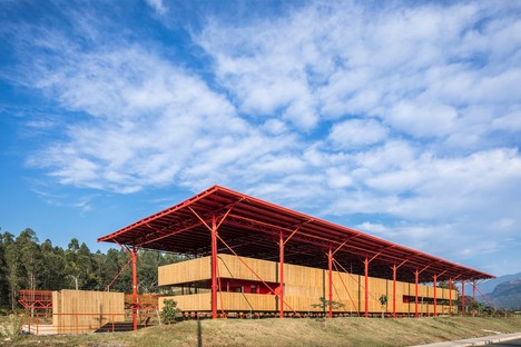 Mazzanti：Plaza del Cauca社区和运营中心