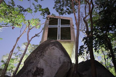 BNKR：Acapulco的日落教堂