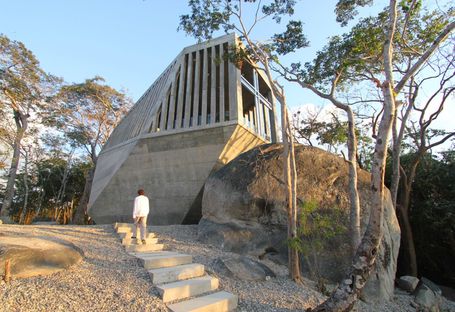 BNKR：Acapulco的日落教堂