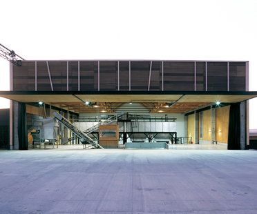 GH + A (Guillermo Hevia Architects): olive oil factory in Chile