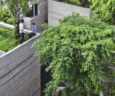 Ho Chi Minh City的Vo Trong Nghia建筑师雷竞技下载链接的树木房屋