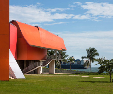 弗兰克·盖里(Frank Gehry)设计的BioMuseo在巴拿马