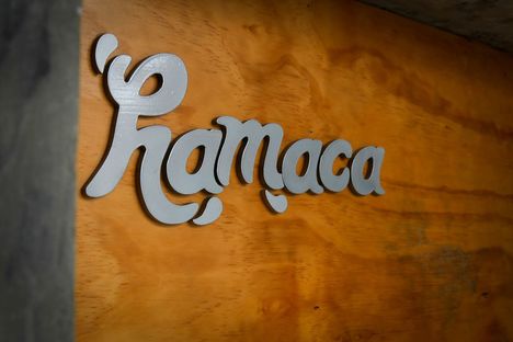 墨西哥Veracruz的红色Arquitectos的Hamaca Juice Bar