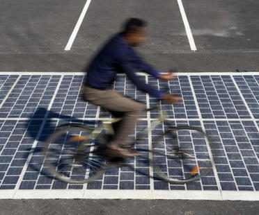 世界上第一个太阳能电池板在法国