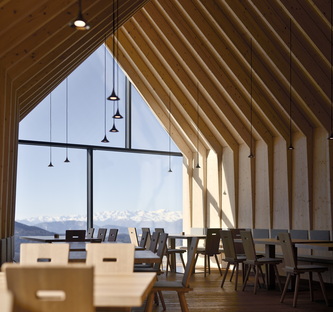 南蒂罗尔（Tyrol），彼得·皮克勒（Peter Pichler）和帕沃尔·米科拉杰克（Pavol Mikolajcak）的Oberholz Mountain Hut餐厅