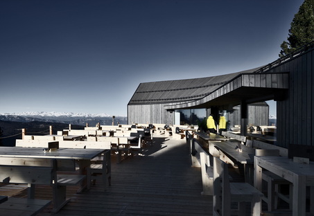 南蒂罗尔（Tyrol），彼得·皮克勒（Peter Pichler）和帕沃尔·米科拉杰克（Pavol Mikolajcak）的Oberholz Mountain Hut餐厅