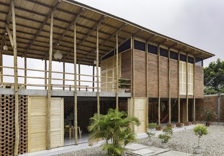 Natura Futura Arquitectura和Casa Zancos