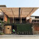 Natura Futura Arquitectura的Canteria城市餐厅