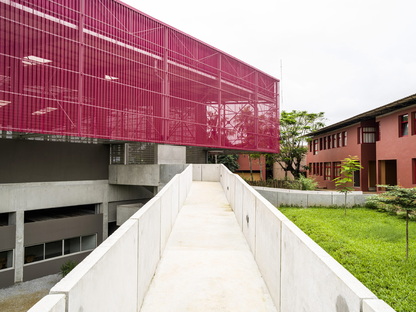 Koffi＆Diabaté建筑师的Abidjan的生物气候体育馆