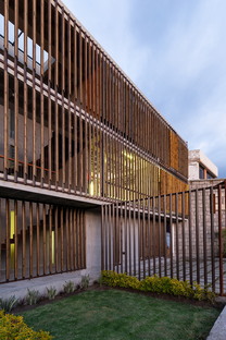 Rama Estudio，厄瓜多尔Ambato的Edificio Criba
