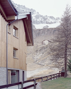 LCA Architetti的登山者的避难所