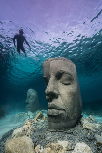 贾森·德·凯尔斯·泰勒在戛纳的水下博物馆