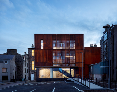 Faithlie Centre，由Moxon Architects在Fraserb雷竞技下载链接urgh，英国的转型