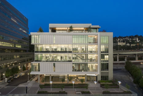SRG Partnership的骑士癌症研究大楼是一栋LEED白金建筑
