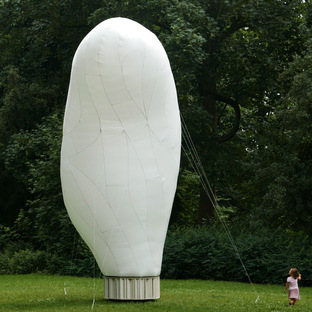 朋友，Simon Hjermind Jensen的充气雕塑