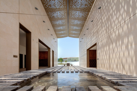 Dabbagh建雷竞技下载链接筑师在阿拉伯联合酋长国迪拜设计了一座清真寺