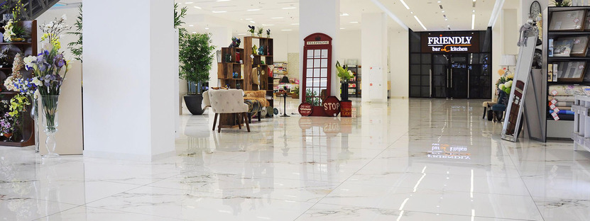 购物中心的FMG大理石效应地板