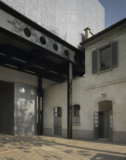 在米兰，一家翻新的酿酒厂成为OMA Rem Koolhaas的Fondazione Prada