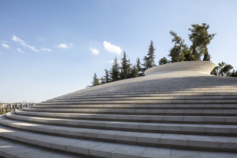 Mount Herzl Memorial Hall，Kimmel Eshkolot建筑师的铝制砖建筑雷竞技下载链接