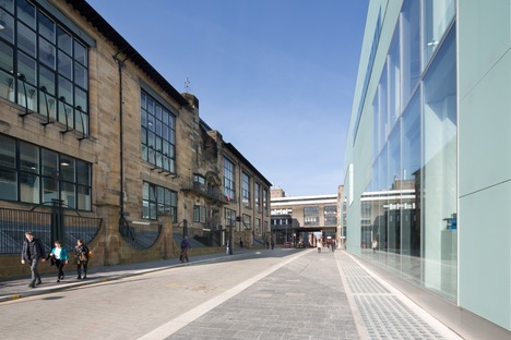史蒂文·霍尔(Steven Holl)的格拉斯哥学校(Glasgow School)及其垂直的光隧道