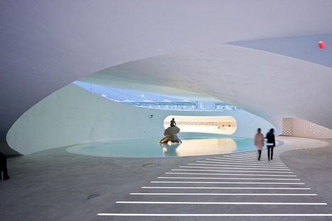 Bjarke Ingels的Expo 2010 Pavilion的封闭双螺旋