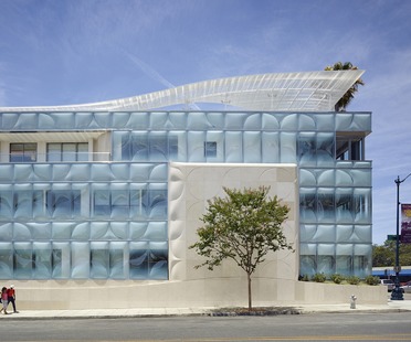 Belzberg建雷竞技下载链接筑事务所为加州戈尔斯集团总部设计的新型跌落玻璃façade