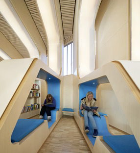 海伦·哈德建筑师事务所位于雷竞技下载链接文内斯拉的胶合木材图书馆