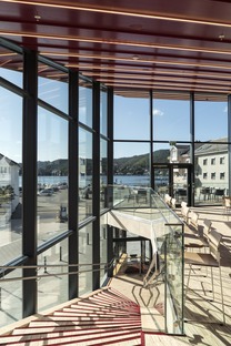 由木材和混凝土建成的Flekkefjord文化中心