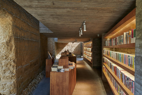 陶氏建筑师将这座房子翻新改造成了一个钢筋混凝土书店雷竞技下载链接