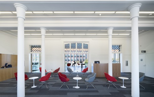 RDHA的无书图书馆增加了钢和玻璃