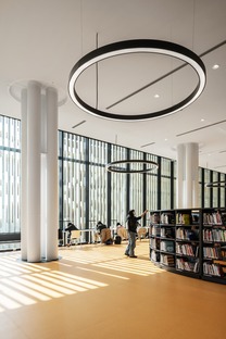 Mecanoo的钢南图书馆的钢结构