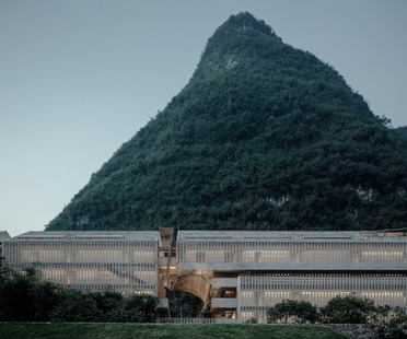 矢量建筑师的铸雷竞技下载链接造混凝土和混凝土砌块的酒店