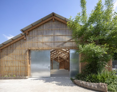滑铁卢市农场，一个由木材和钣金制成的费尔登·福尔斯（Feilden Fowles）项目