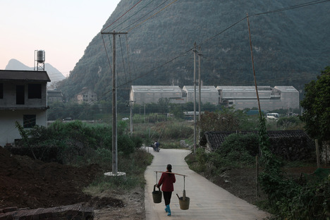 Alila Yangshou Hotel, Guangxi, China. Vector Architects. Photo of Su Shengliang.