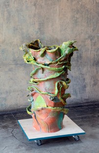 艾琳比奥螺旋藻：“我谈论艺术和陶瓷的命运在哪里相遇”